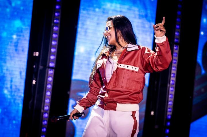 Yasmin Santos inicia o ano apostando em sua "Intuição" e divulga o primeiro volume do novo projeto