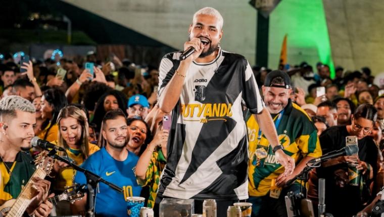 De surpresa, Yan lança "FutYANdo – Ao Vivo na Copa" com participações de Léo Santana e Benzadeus