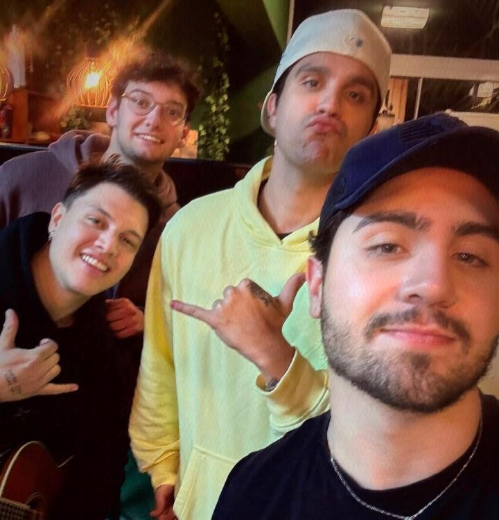Luan Santana e Hugo Henrique se encontram para novas composições