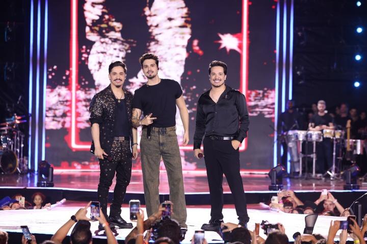 Surpreendidos por Luan Santana, Kaique & Felipe lançam "Mente Sã", primeira faixa do DVD "Origens"