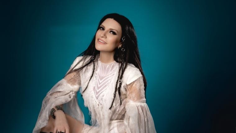 Laura Pausini se apresenta na final da Copa Do Mundo FIFA 2026 ao lado de Robbie Williams e Nicole Scherzinger
