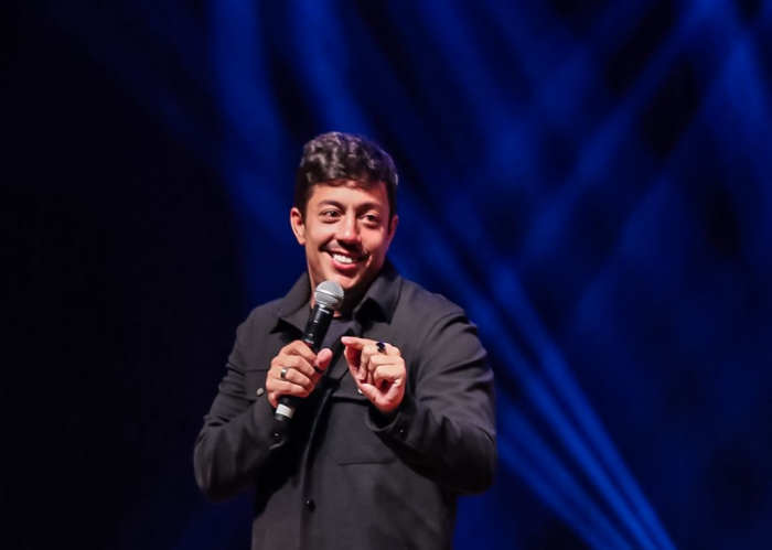 Fim de semana de risadas: Renato Albani apresenta “A Ignorância É Uma Dádiva” em cidades da capital e do interior de São Paulo