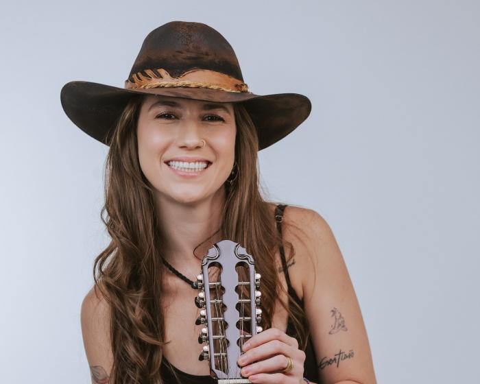 Em semana de Grammy Latino, Bruna Viola relembra a conquista que marcou sua trajetória