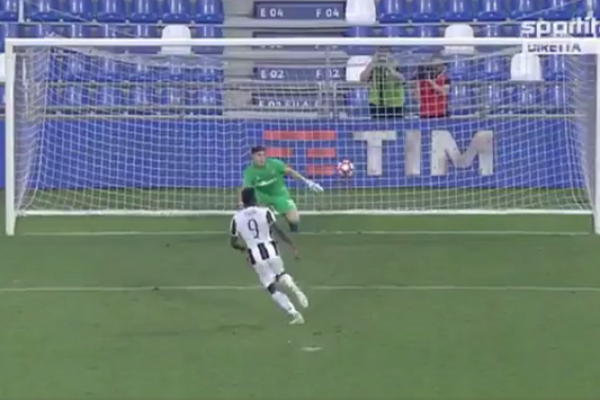 Promessa da Juventus tenta cavadinha no sub-19, perde e elimina equipe em Copa