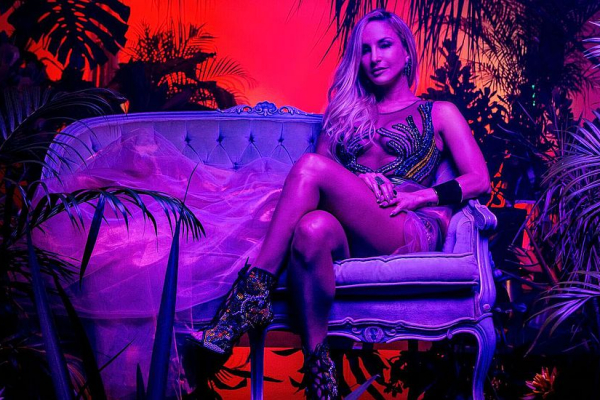 Claudia Leitte lança “Carnaval” seu novo single em parceria com Rapper Pitbull.