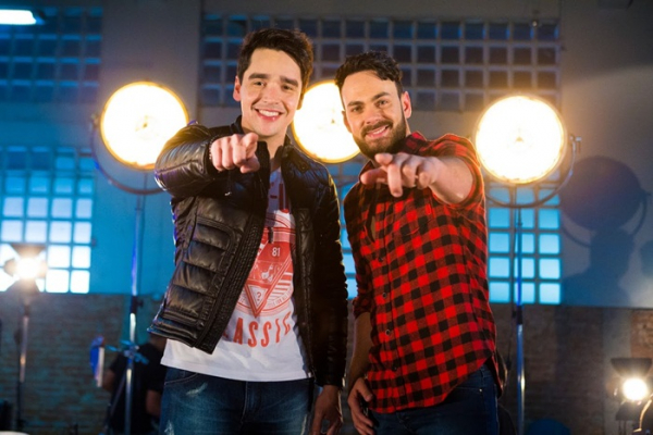 Sinésio e Henrique em Direitos Iguais, nova canção da dupla nas rádios.