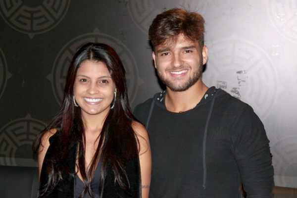 Ator Nicholas Torres prestigia aniversário de Youtuber Suellen Ayla em São Paulo.