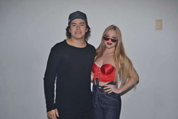 Whindersson Nunes a esposa Luísa Sonza e mais famosos prestigiam show do Luan Santana em São Paulo.