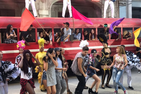 Zé Felipe fará participação especial no show de Enrique Iglesias