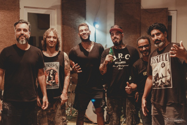 Detonautas Roque Clube e Lucas Lucco em encontro inédito