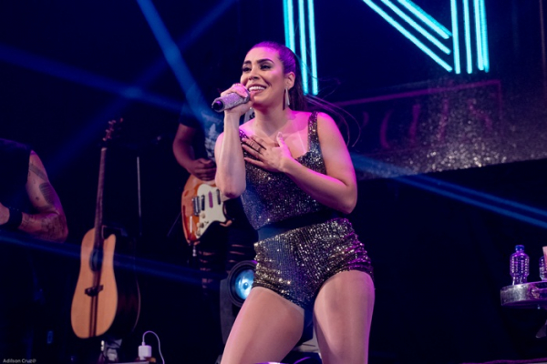 Naiara Azevedo abre primeira noite de Arraiá do Villa Country