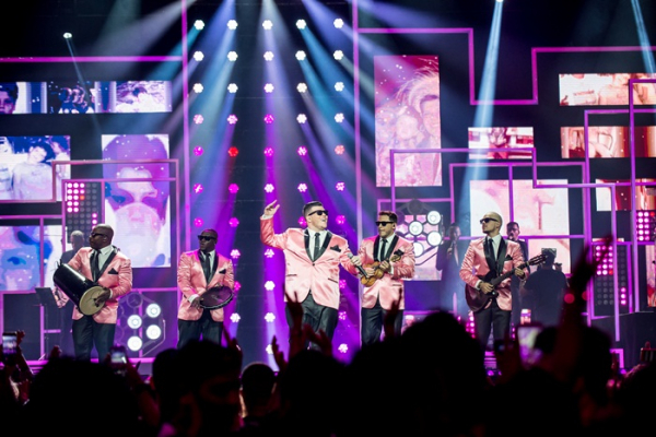 Ferrugem apresenta novo DVD no Pagode dos Artistas em Guarulhos