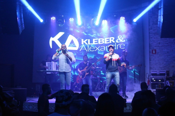 “Pai” a dupla Kleber e Alê lança música em homenagem aos Pais