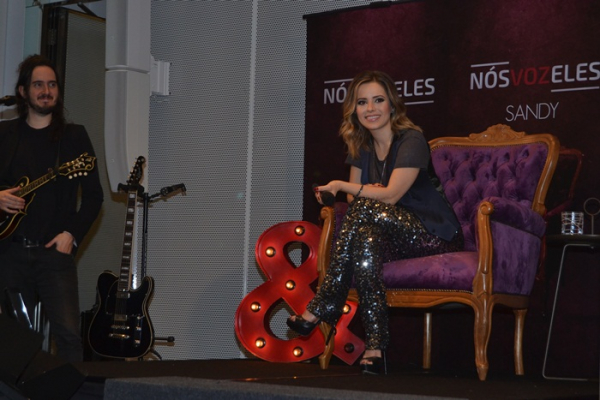 Sandy participa de coletiva de imprensa em SP para lançamento do novo projeto