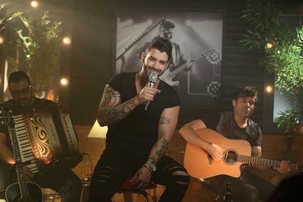 Gusttavo Lima em mega show no Villa Country
