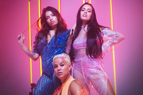 Carol & Vitoria lançam novo single e clipe com a Rapper Bivolt