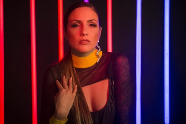 Talita Rock lança sua carreira solo e divulga primeira música "Crazy"