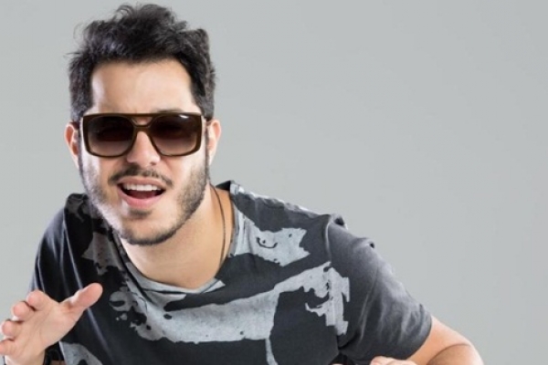 O cantor Tomate é a segunda atração do Folianópolis - Circo do Folia 2019