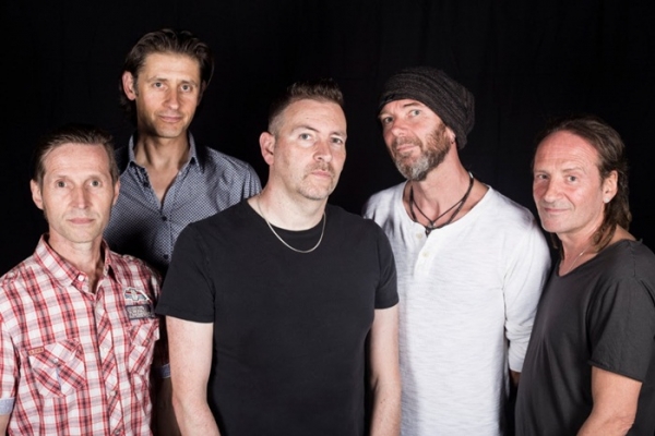 Atração do lendário Hollywood Rock 92, Jesus Jones se apresenta, nesta sexta-feira, com formação original, em São Paulo