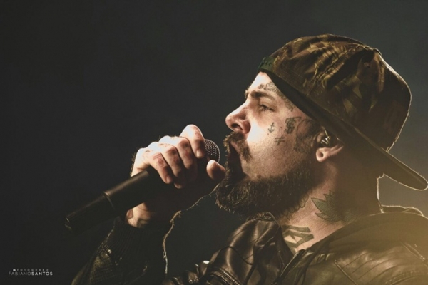 Banda TREN faz show no Kia Ora com participação de Tico Santa Cruz