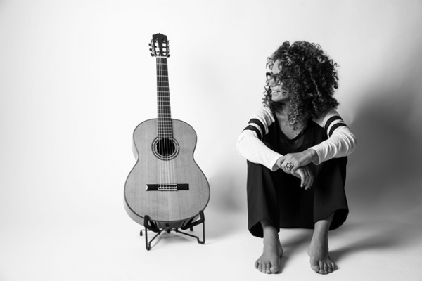 Zanna lança no Blue Note em São Paulo seu primeiro álbum, indicado ao Grammy