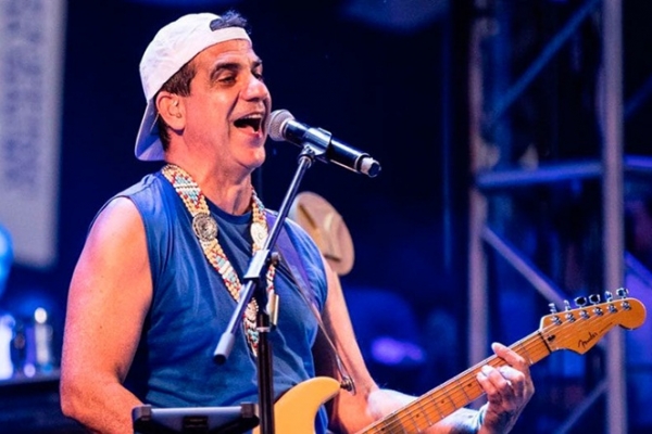 Durval Lelys é a nova atração do Folianópolis, a micareta da Ilha da Mágia