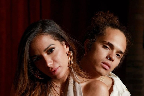 “Complicado”, novo single de Vitão, conta com a participação estrelada de Anitta