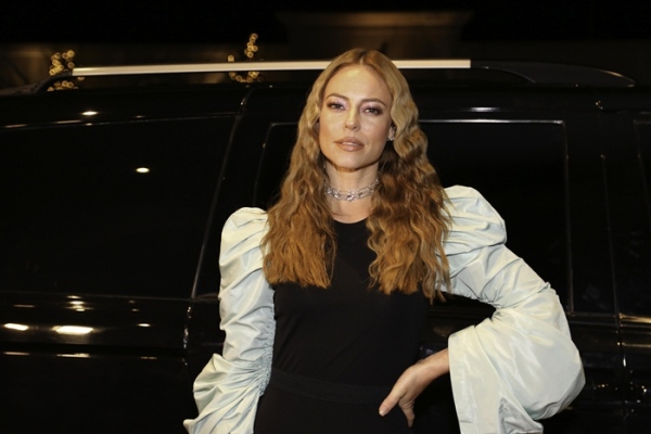 Paolla Oliveira, Caio Castro, Mariana Goldfarb e mais famosos marcam presença no baile de gala Natalia Beauty em SP