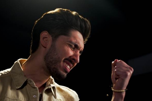 Alex Fava lança a música “A culpa não é sua” nas plataformas digitais e Youtube