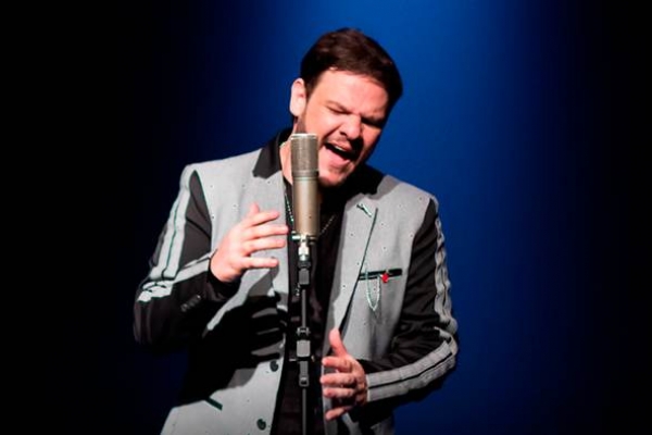 Anthony Carrera apresenta “Cuidando de mim”