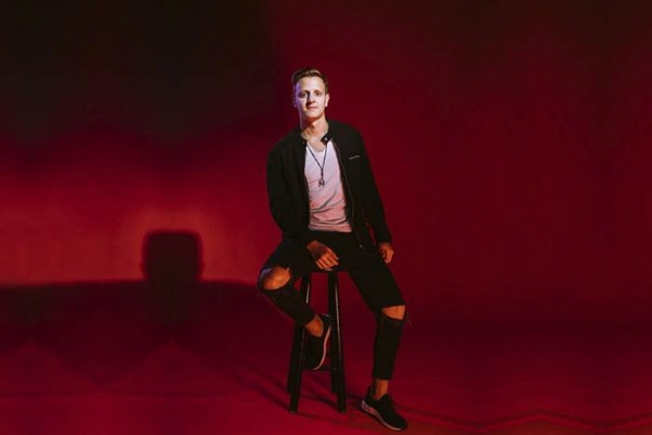 Conheça o DJ e produtor brasiliense MATHEUS e seu mais novo lançamento ”Love Got U”