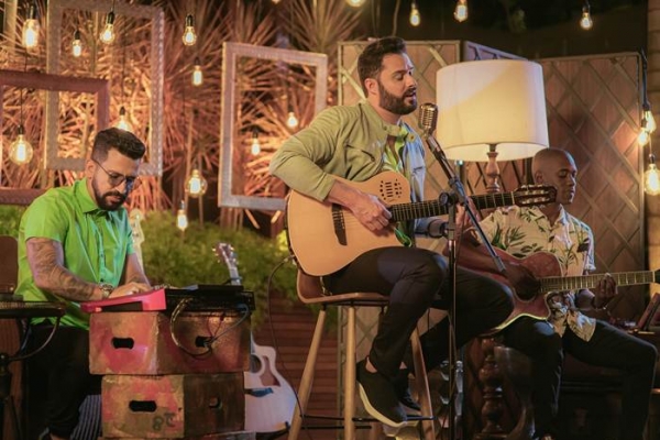 Cantini e Dennis repetem a parceria de "Isso Que É Vida" em novo e ousado projeto, "Poesia Para Maiores"