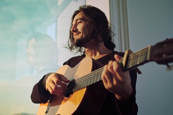 Tiago Iorc revela música e clipe inéditos, "Você Pra Sempre em Mim"