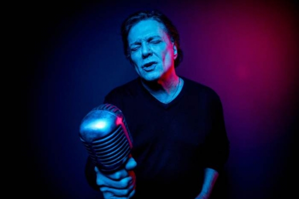 Fábio Jr. faz live especial do Dia dos Namorados no Multishow