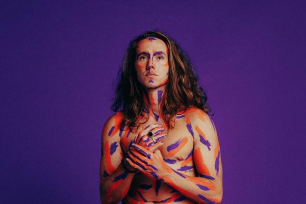 Vitor Kley lança novo álbum, "A Bolha", nesta quinta (18)