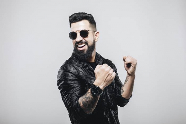 Dennis lança remix do sucesso "A Gente Fez Amor", do cantor Gusttavo Lima