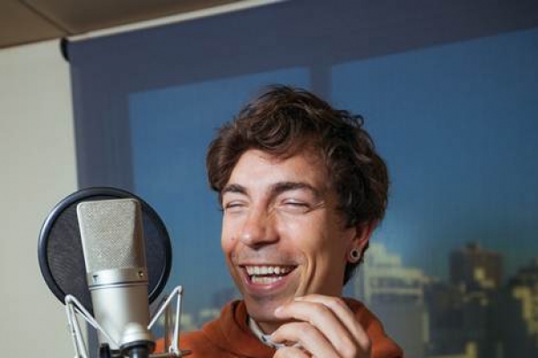 Di Ferrero apresenta seu novo show Di Boa em sua volta aos palcos no Drive In Stage, em São Paulo