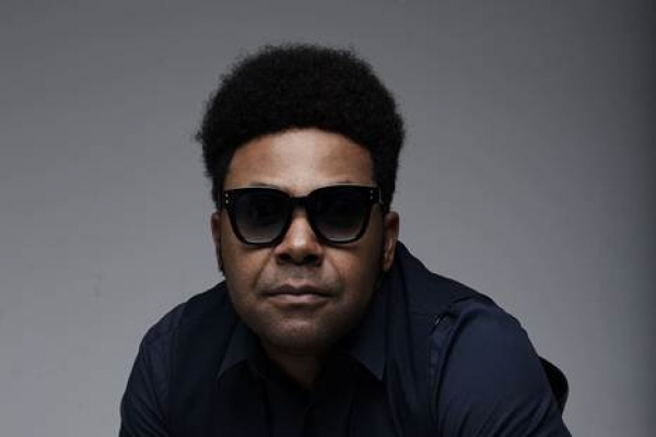 Thalles Roberto assina com a Sony Music