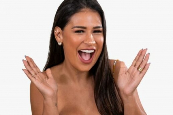 Simone comemora 2 milhões de inscritos no canal com live e chá revelação, sexta-feira (28)