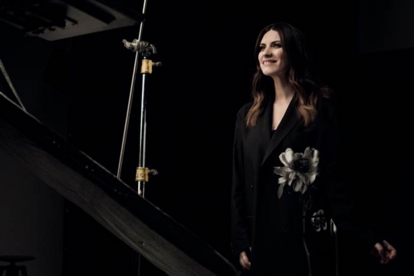 Laura Pausini lança clipe de "IO SÌ (Seen)", com direção de Edoardo Ponti e estrelado por Sophia Loren