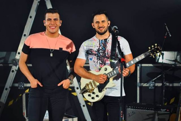 Vitor e Cadu apresentam a primeira parte do DVD “Case”