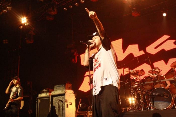 Charlie Brown Jr assina com a Sony Music