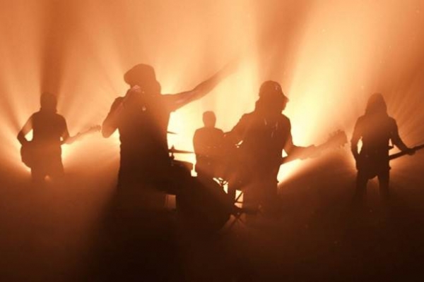 AC/DC lança novo clipe, "Witch's Spell"