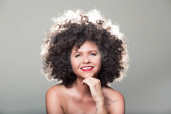 Roberta Campos lança o álbum "O Amor Liberta"