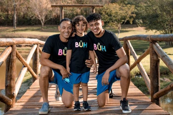 Jogador Ricardo Oliveira participa de campanha fotográfica para o Dia dos Pais!