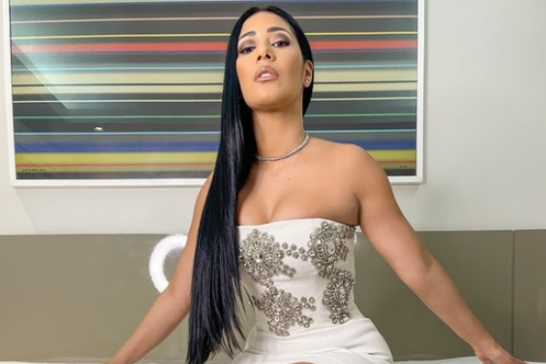 Simaria se apresenta na “Farofa da Gkay” e anuncia a data de o retorno da dupla para os palcos!