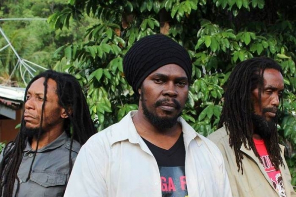 SUGA ROY & THE FIREBALL CREW lançam novo álbum com participação de brasileira