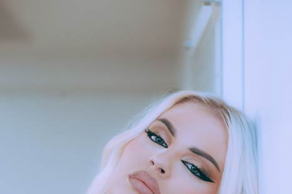 Luísa Sonza assina contrato com a Sony Music Brasil