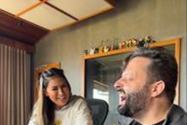 Simone se une a Eduardo Pepato, vencedor do Grammy Latino, em fase solo