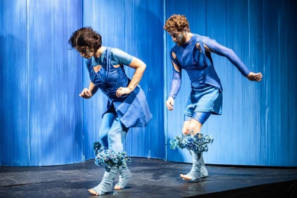 Com direção de Duda Maia, peça "Manoel" é livremente inspirada na obra do poeta Manoel de Barros